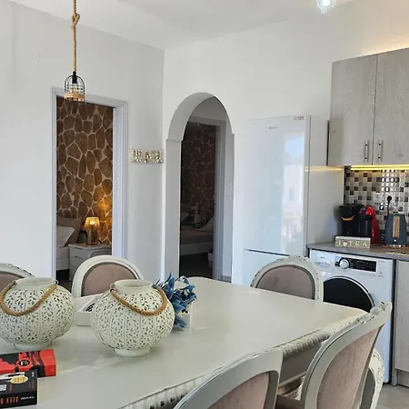 Harmony Milos Поллония