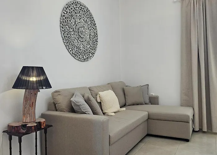 Harmony Milos Pollónia